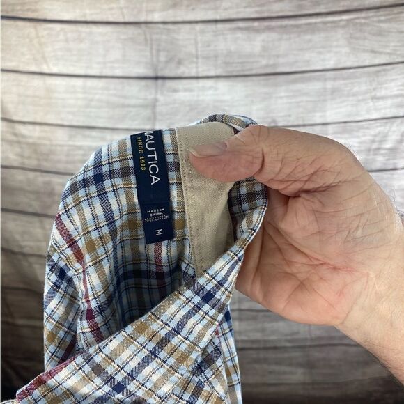 Mens size medium long sleeve button up NWT shirt by Nautica - Picture 9 of 10